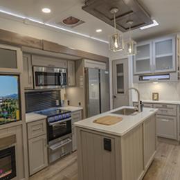 2026 Avenue 32RLS Interior