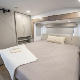 2026 Avenue 38DBL Interior