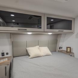2026 Valor 32A10 Interior