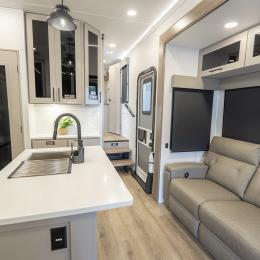 2026 Valor 36V11 Interior