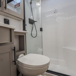 2026 Valor 40V13 Interior