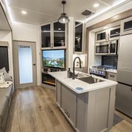 2026 Valor 41V16 Interior
