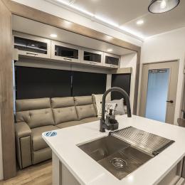 2026 Valor 41V16 Interior