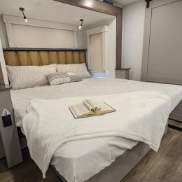 2026 Paradigm 370FB Interior