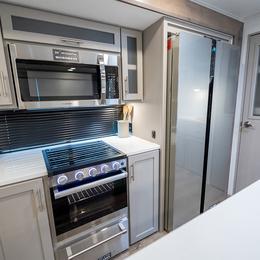 2026 Avenue 332RL Interior