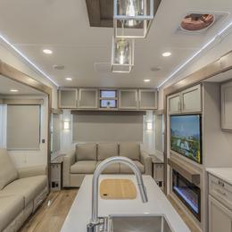 2026 Avenue 39MBR Interior