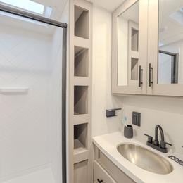 2026 Delta 292RL Interior