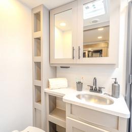 2026 Delta ML226 Interior