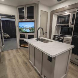 2026 Valor 32T13 Interior