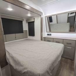 2026 Valor 32T13 Interior