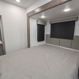 2026 Valor 32T13 Interior