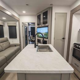 2026 Valor 32T13 Interior