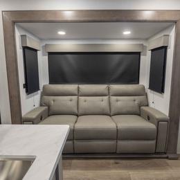 2026 Valor 32T13 Interior